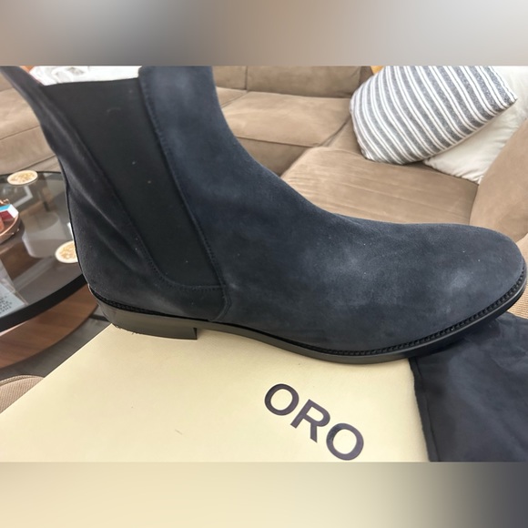 Black classic Chelsea boots - Picture 2 of 6